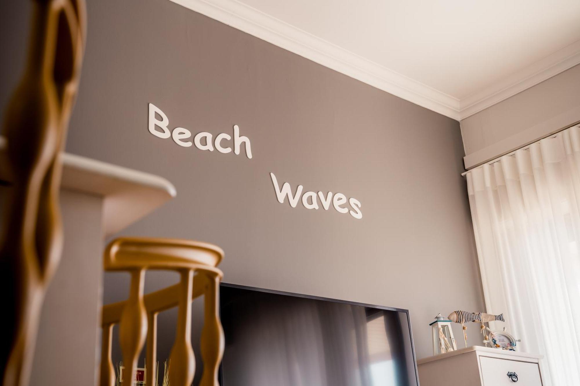 Beach Waves Ponta Delgada Eksteriør billede